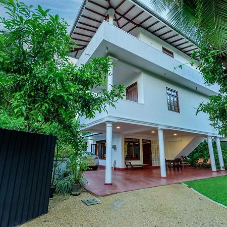 Villa Guru Hikkaduwa Exterior photo