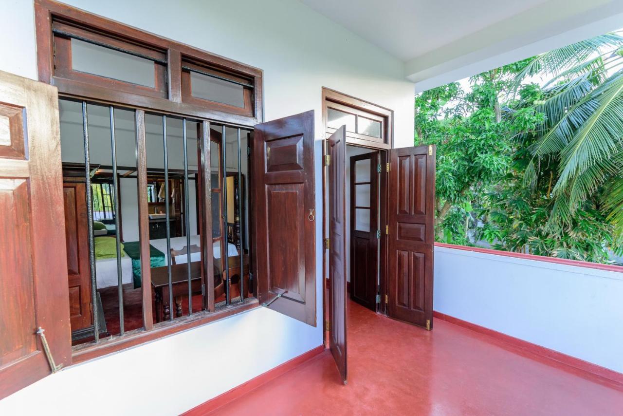 Villa Guru Hikkaduwa Exterior photo